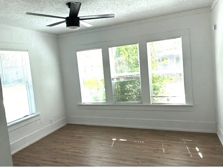 3905 Stuart St — Photo 7