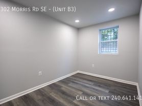 1302 Morris Rd SE