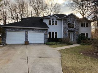 21674 Coulteri Ct, Bristol, IN 46507