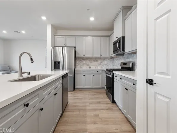 30760 Vera Cruz Cir, Winchester, CA 92596