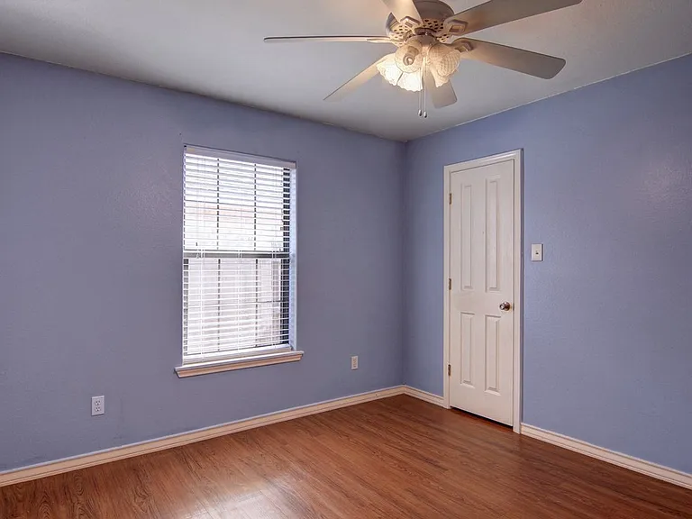 2418 Handlin Dr — Photo 13