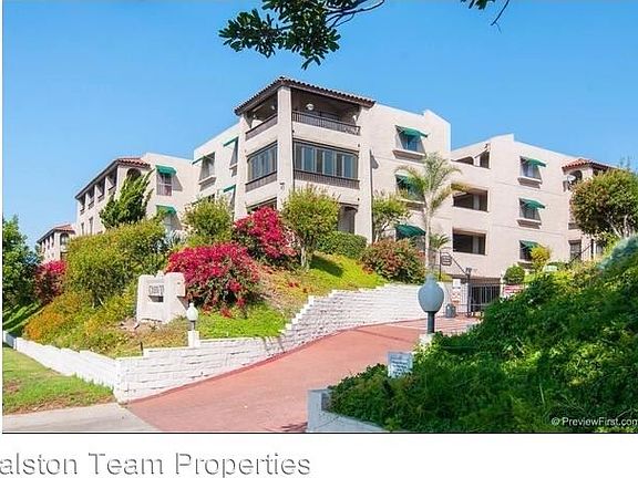 3rd image of 2522 Clairemont Dr Unit 302