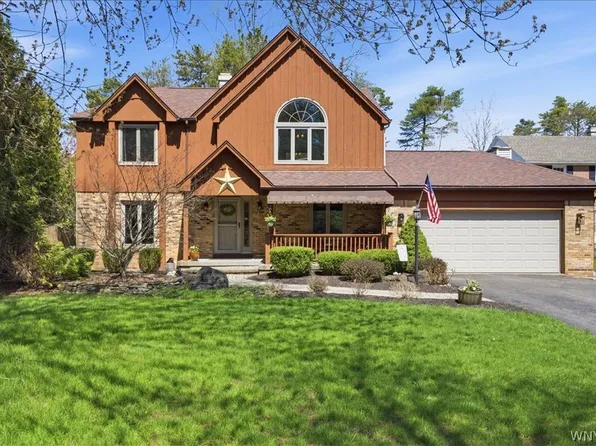 73 Greencastle Ln, Williamsville, NY 14221