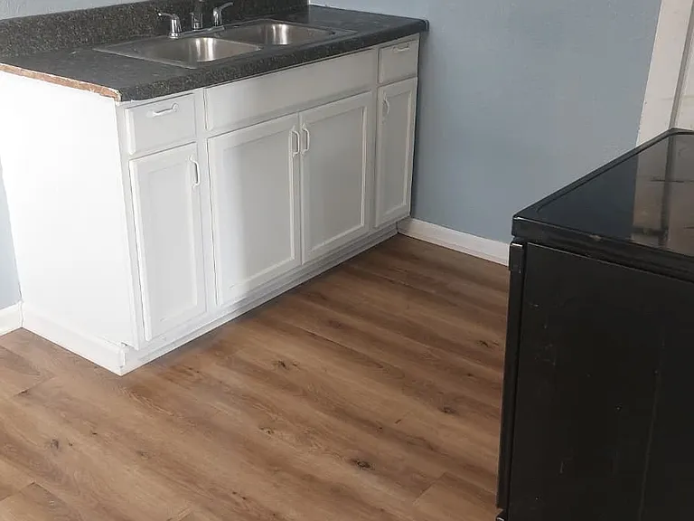1707 Reynolds Rd #4 — Photo 3