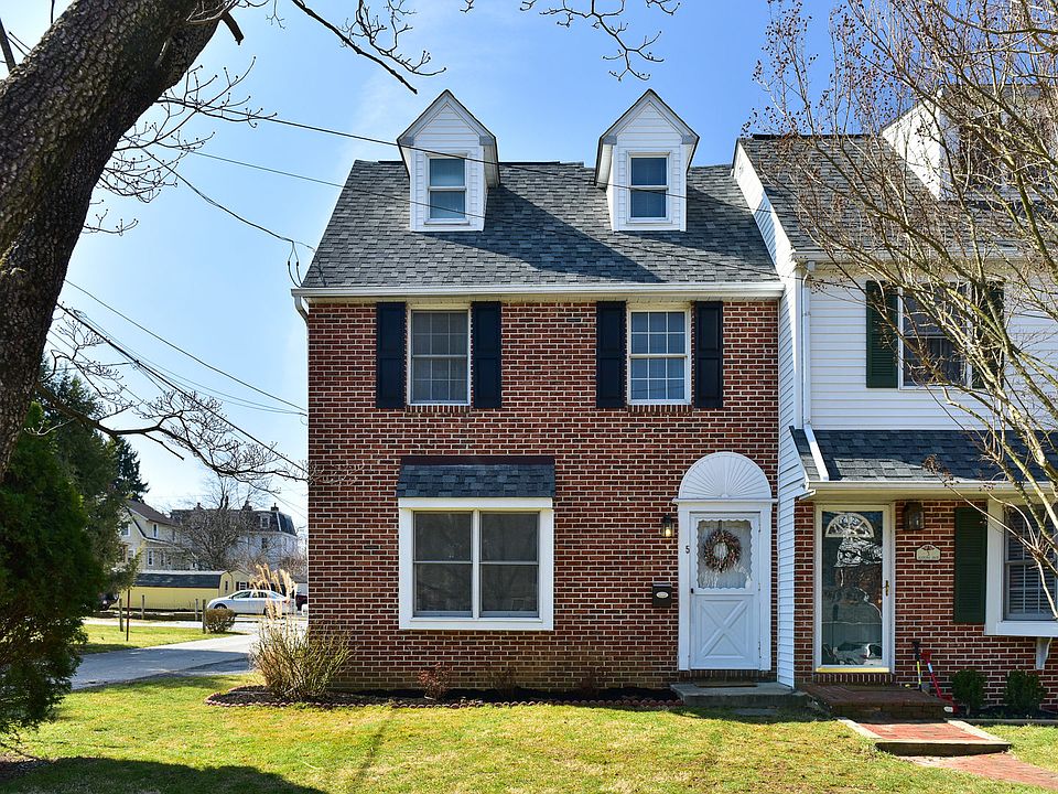 1st image of 5 Aston Ave