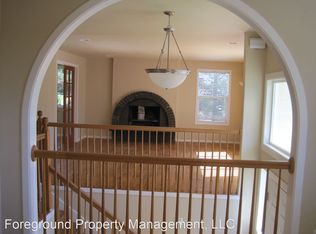 9242 NE 135th St, Kirkland, WA 98034
