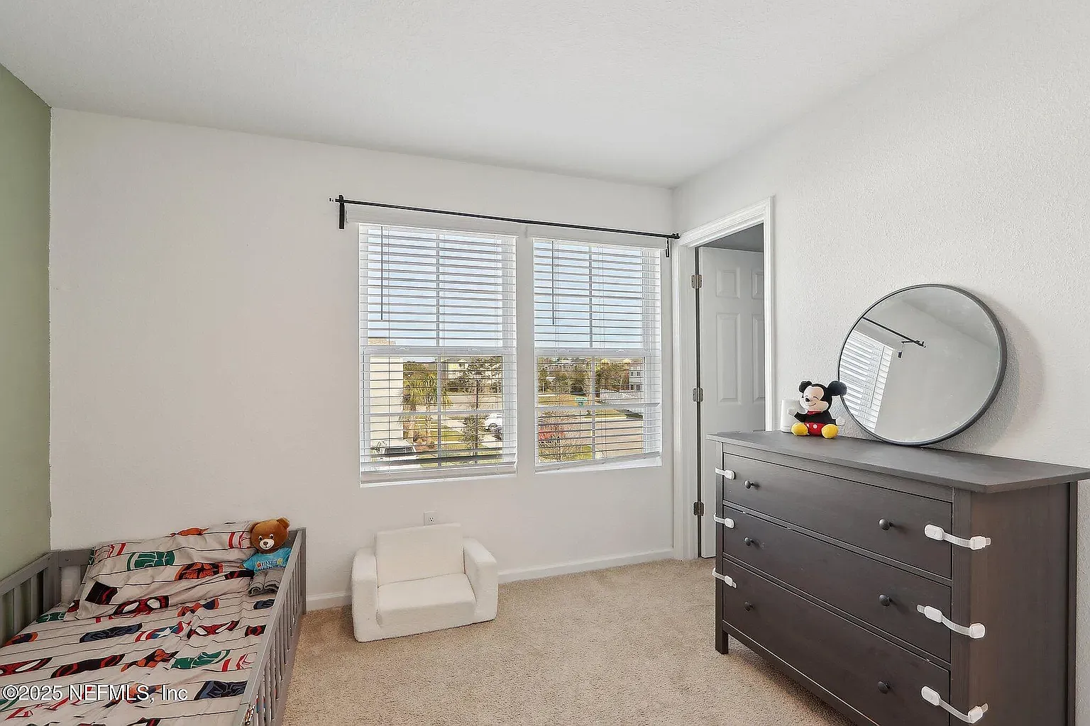 3 bed, 2.5 bath, 1373 sqft, $1,900 — Photo 2