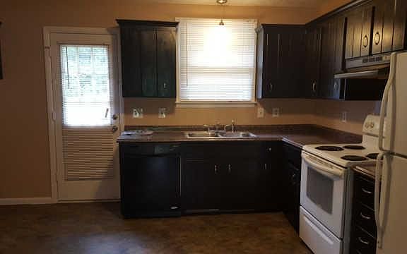 2nd image of 2829B Brunswick Dr