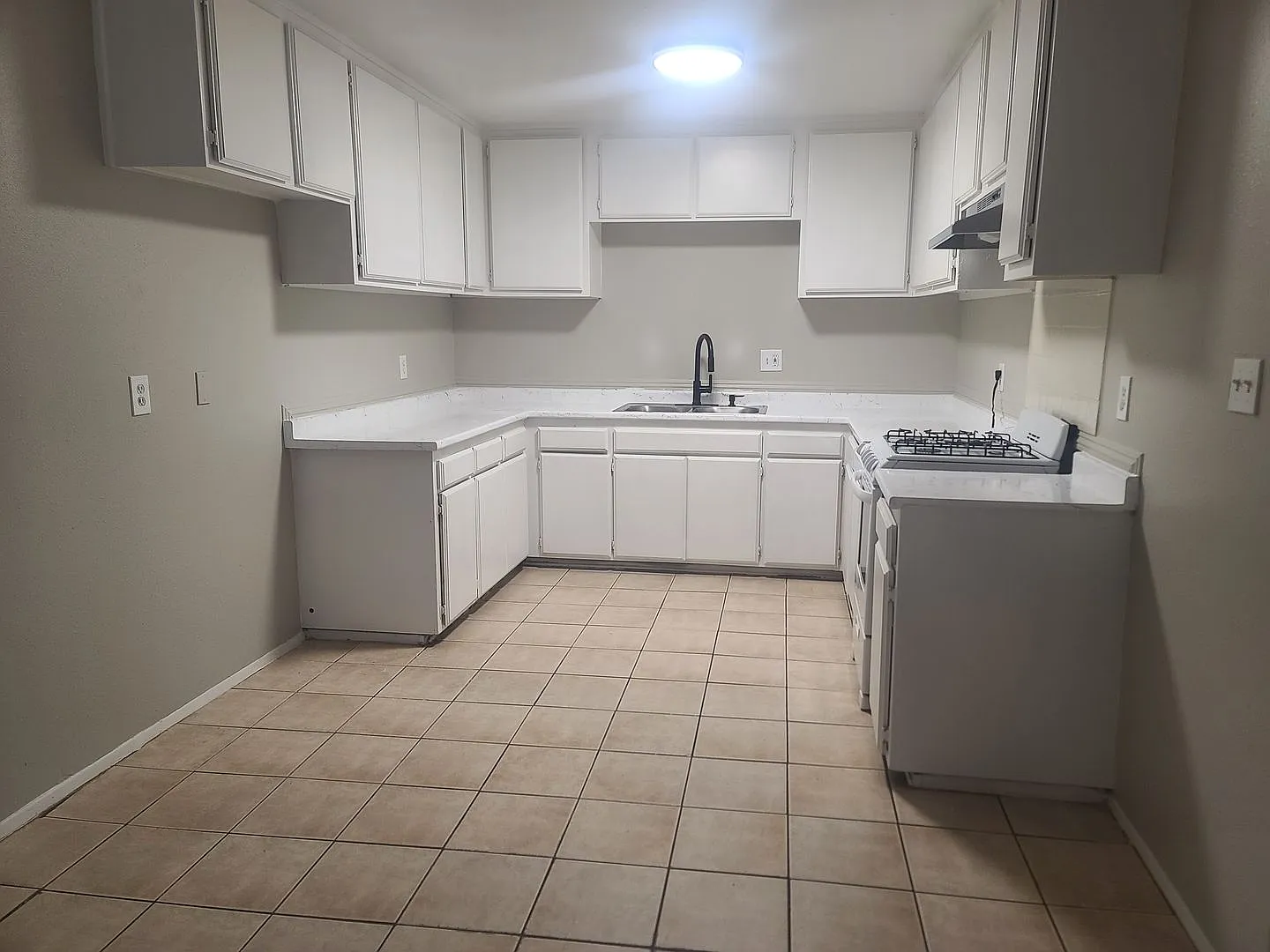 1079 Patterson Ave. — Photo 3
