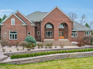 4356 Hickory Ridge Ct, Plymouth, MI 48170