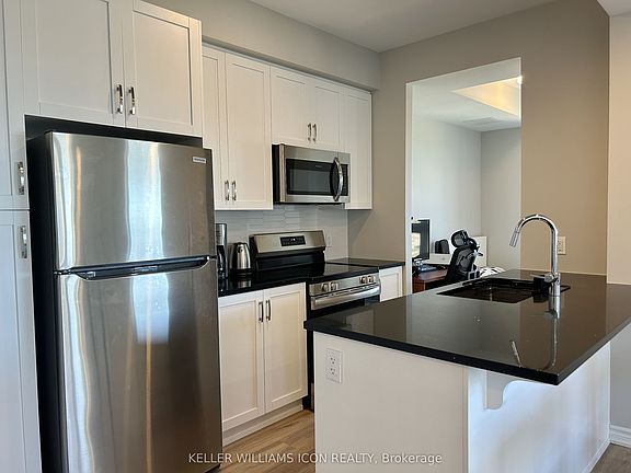 4th image of 1350 Hemlock Rd #605