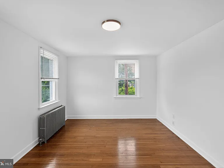 439 E 11th Ave — Photo 12