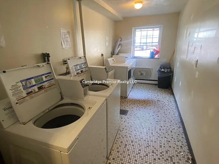 148 Sycamore St #11 — Photo 21