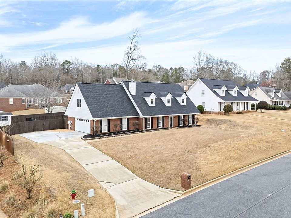 1st image of 1909 Northgate Dr