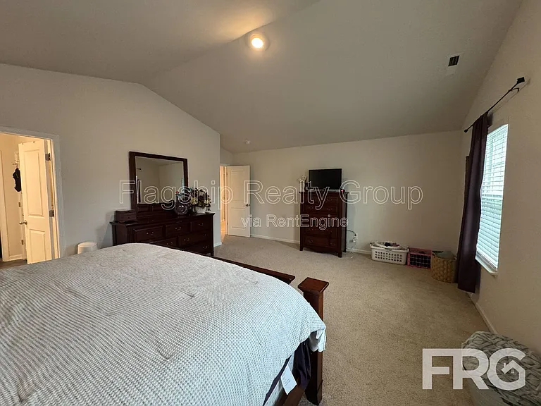 1028 Riverstone Dr — Photo 29