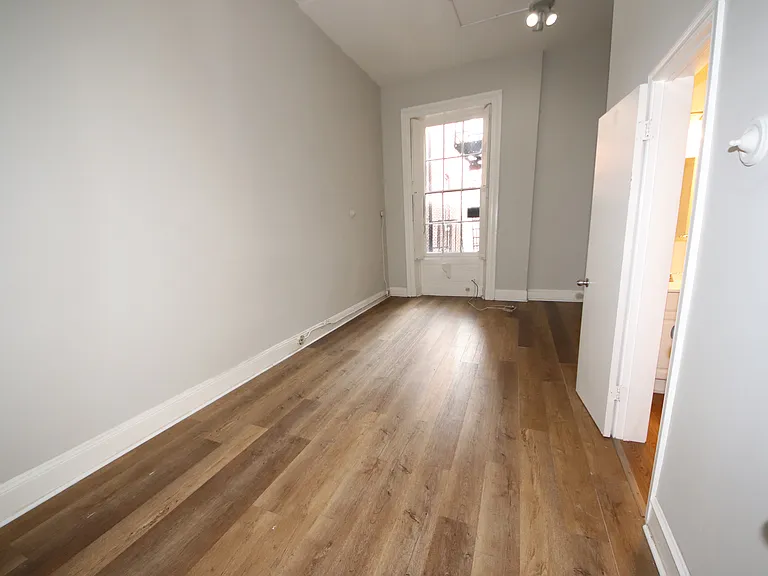 1402 Eutaw Pl #4 — Photo 15