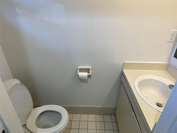 5th image of 427 E Magnolia Ave APT 127