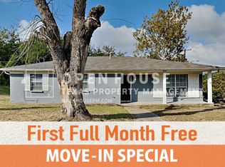 104 Meadowbrook Cir, Denton, TX 76209