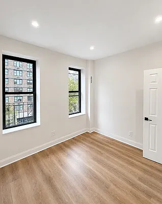 Bedroom, photo 2