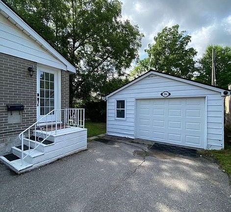 2nd image of 184 Avenue Rd