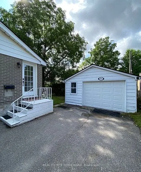 184 Avenue Rd #LOWER — Photo 2