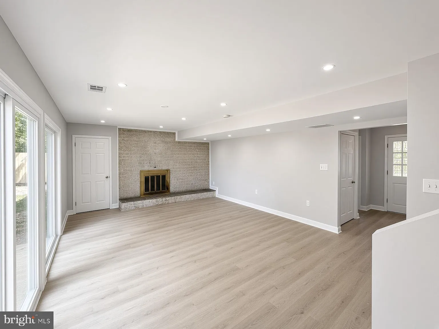 4 bed, 3.5 bath, 2169 sqft, $3,400 — Photo 4