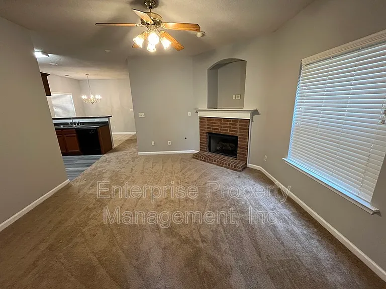 10178 Sterling Ridge Dr — Photo 5