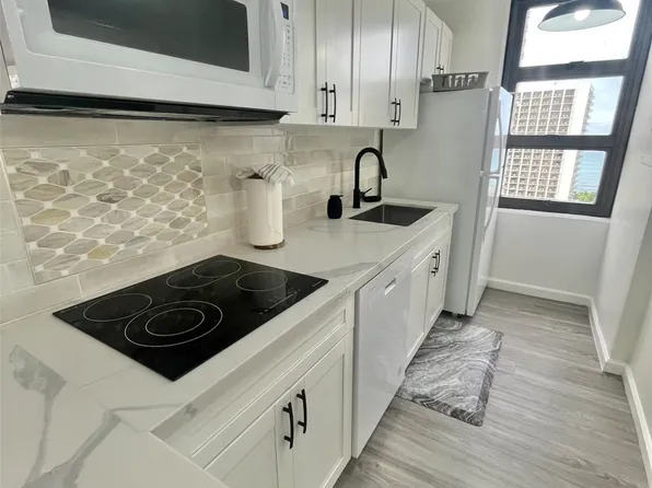 201 Ohua Ave #2113-T1, Honolulu, HI 96815