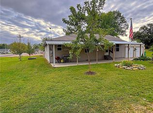 209 D St, Creighton, MO 64739