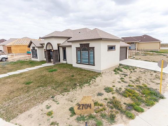 3rd image of 2704 Acacia Dr