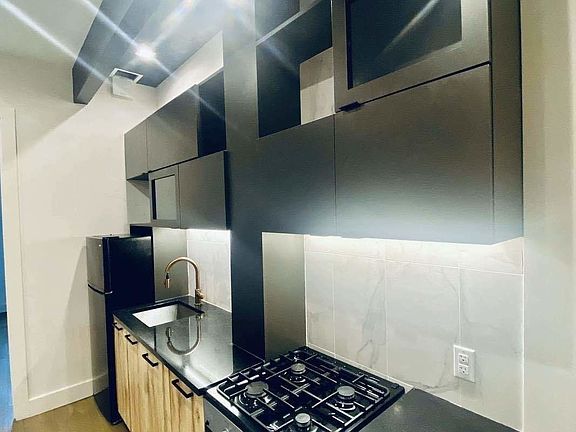 2nd image of 709 Sterling Pl #B1