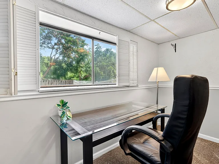 2335 Hempline Ct — Photo 32