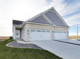 19 Stone Mill Ct, Bloomington, IL 61705