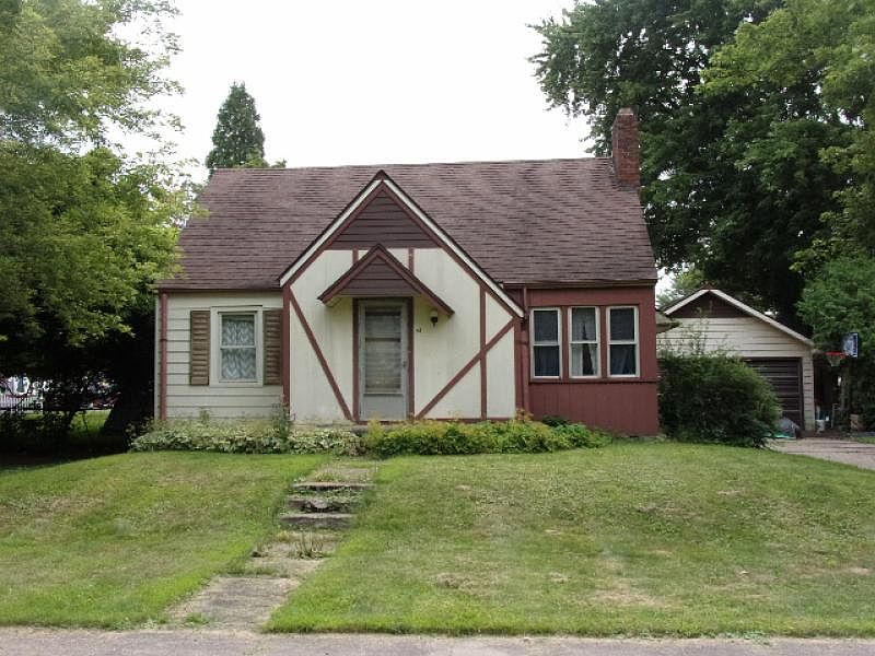 1st image of 74 Minden St