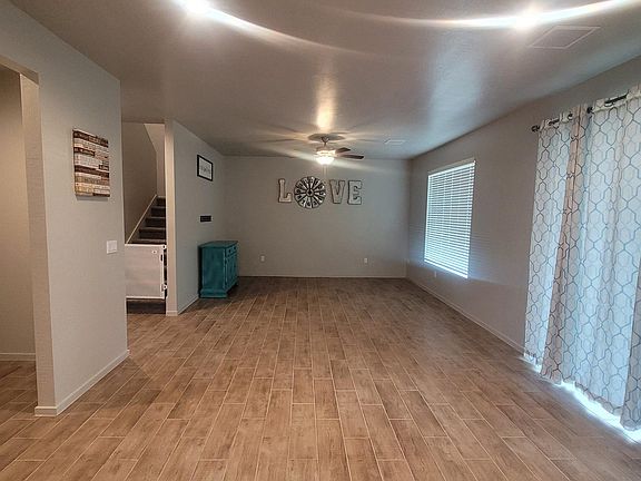 3rd image of 2403 Briscoe Ave