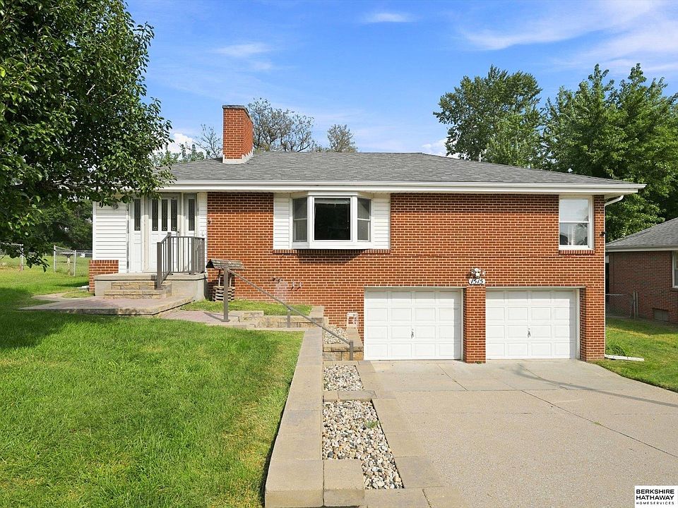 1st image of 1515 N 90th St