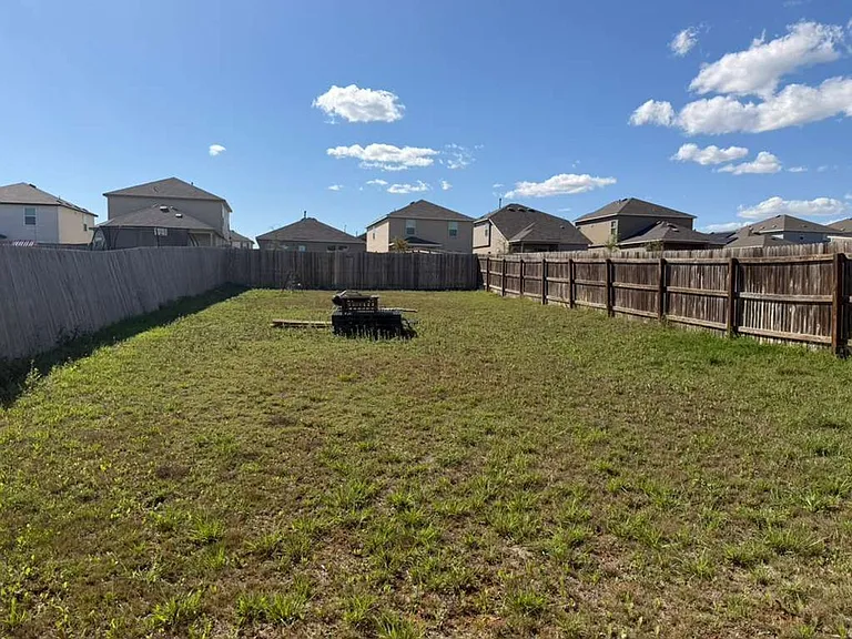 627 Retama Pass — Photo 25