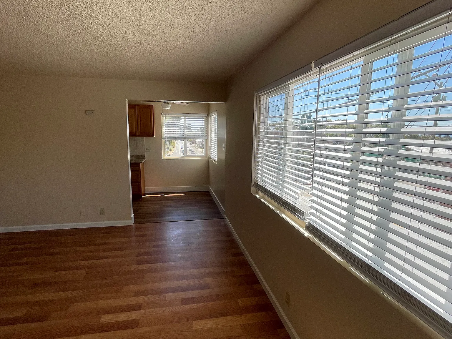 5470 Camden St — Photo 2