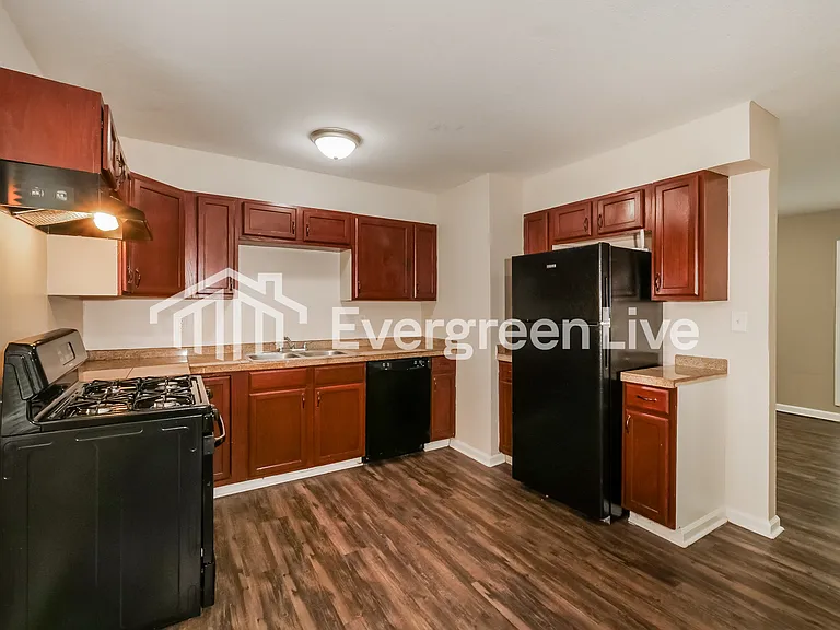 11301 Corrington Ave — Photo 6