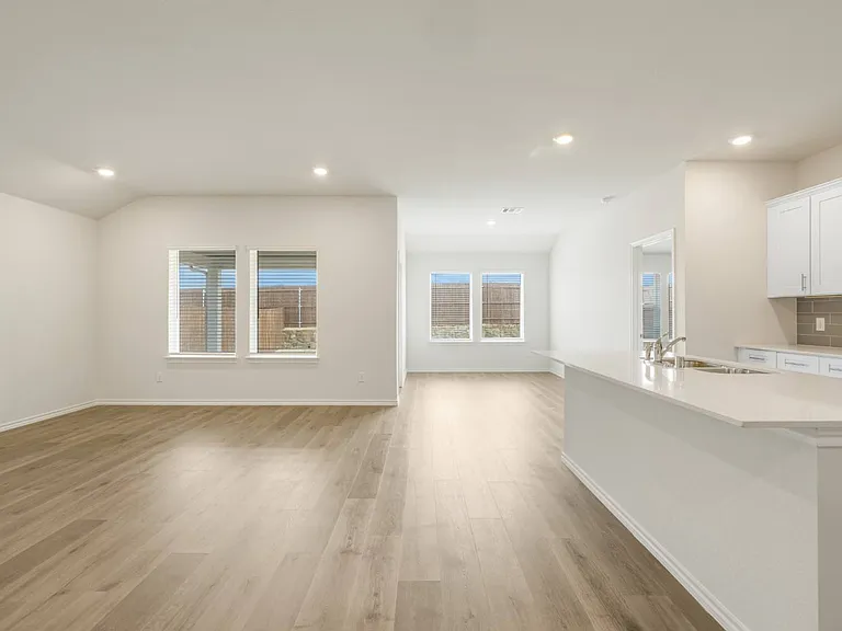 1558 Brooke Dr — Photo 10