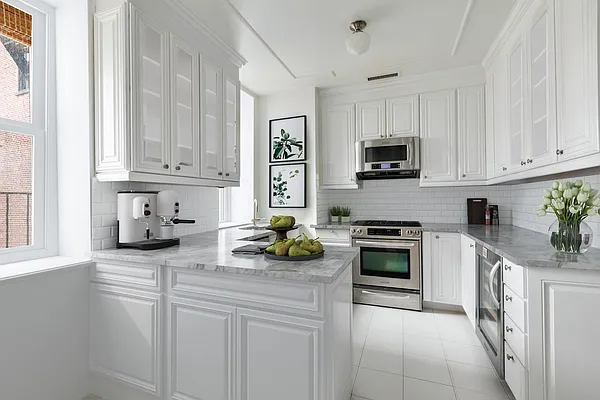 Rented by Compass | media 18