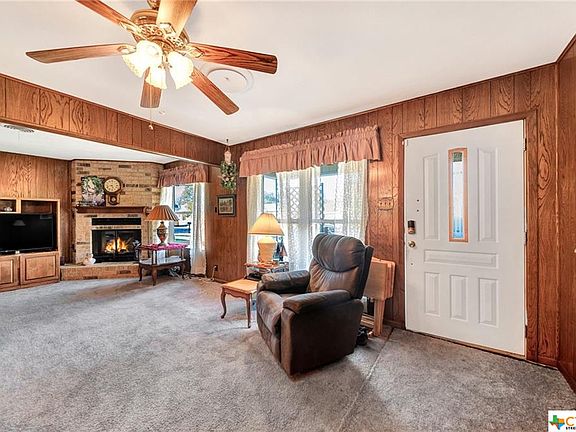 4th image of 2505 Meadow Ln