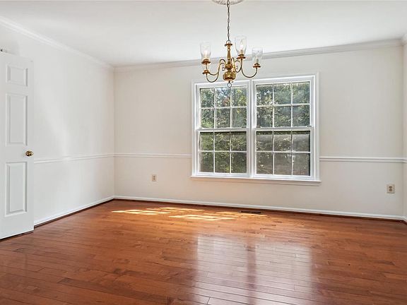 5th image of 20290 Mustoe Pl