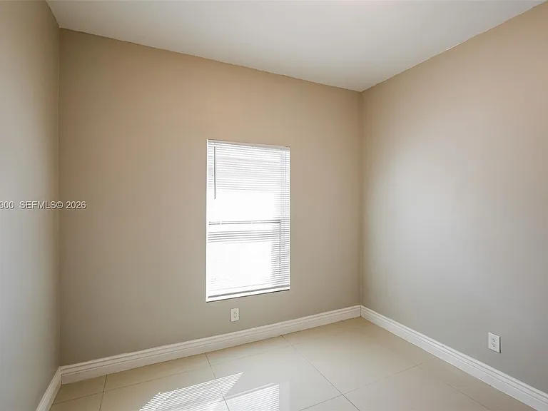 2835 NW 14th St — Photo 14