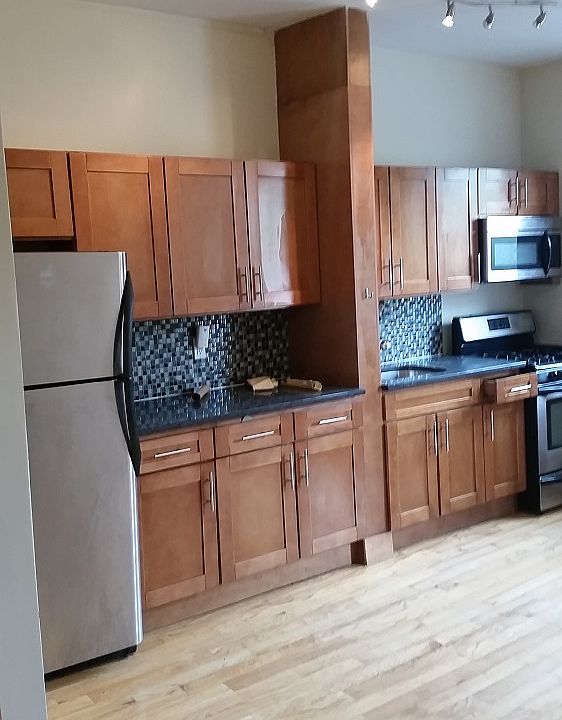1st image of 100 Manhattan Ave APT 3