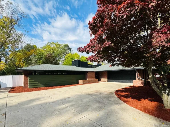 1925 Coolidge Ave, Saginaw, MI 48638