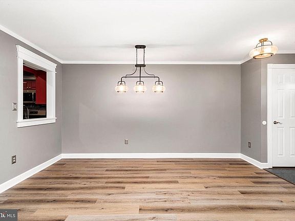 4th image of 11 Wyndham Pl