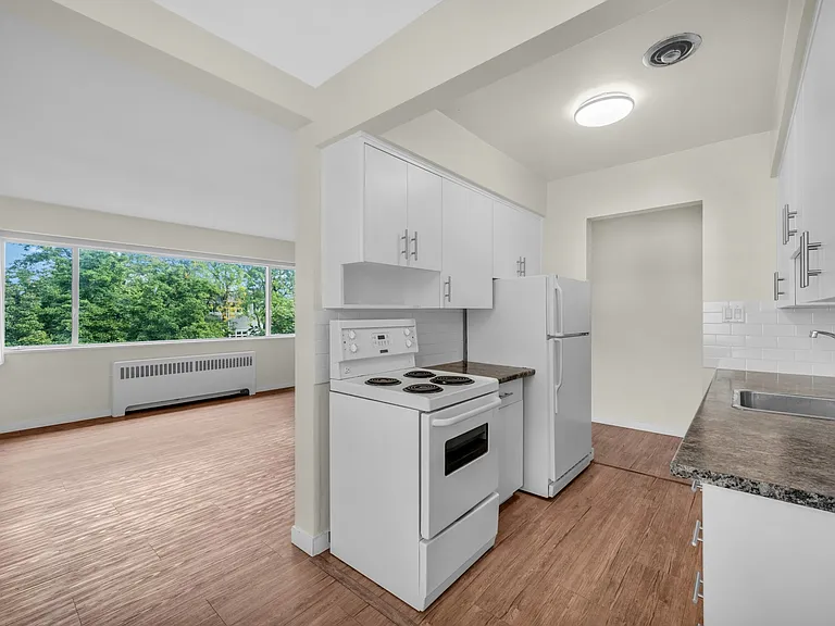 1615 Vine St #103 — Photo 8