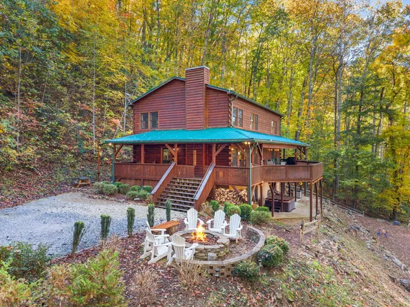 453 Macs Mountain Retreat Ln, Franklin, NC 28734