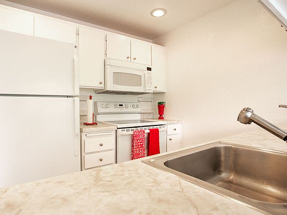 3rd image of 12709 NE 116th St APT C203
